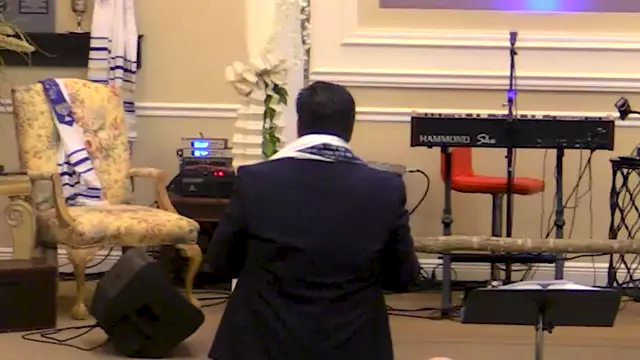 Pastor Vaughn Preaches LIVE ''THE SACRIFICE OF PRAISE''  1/13/23
